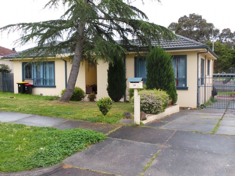 39 Grandview Avenue, Dandenong VIC 3175