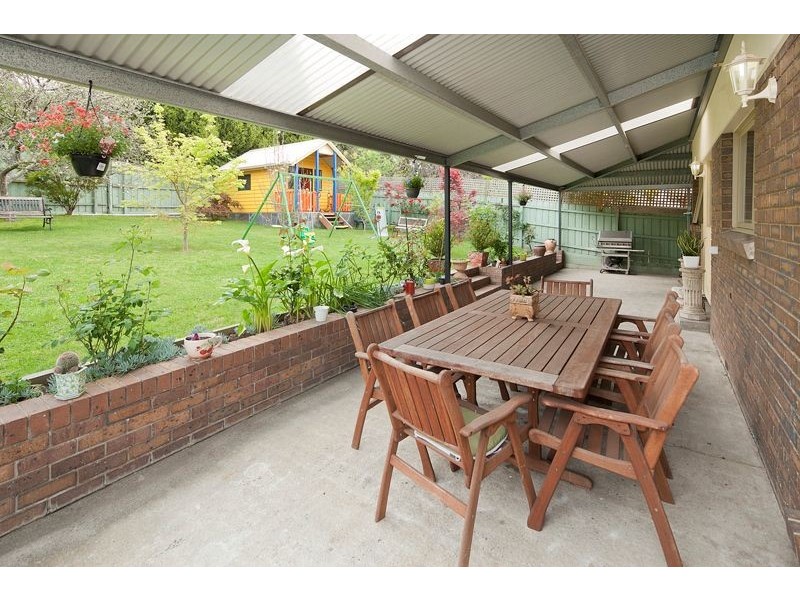 204 Outlook Drive, Dandenong North VIC 3175