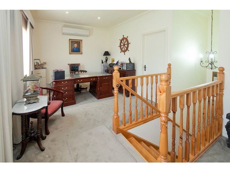 204 Outlook Drive, Dandenong North VIC 3175