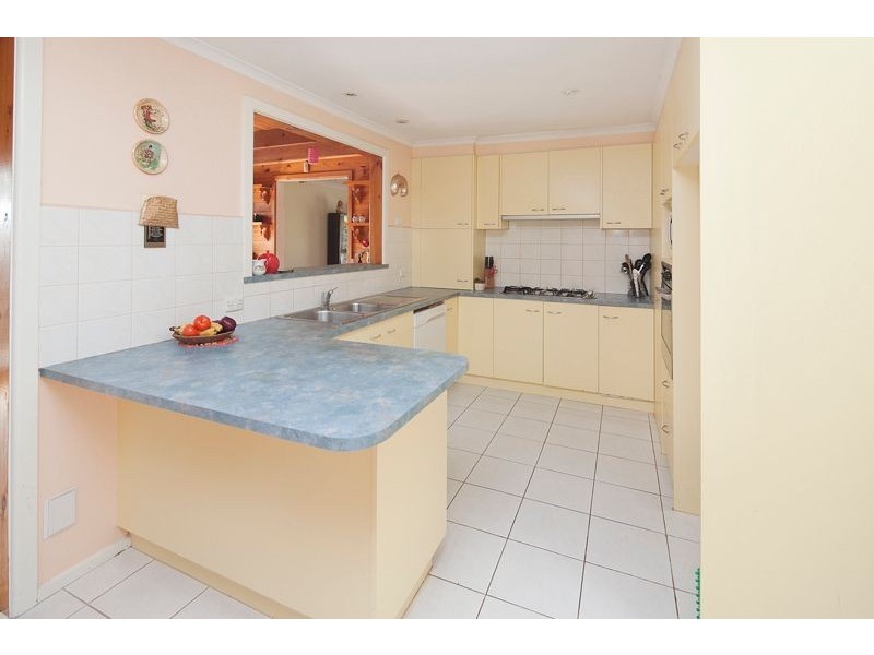 19 Castlecrag Close, Endeavour Hills VIC 3802