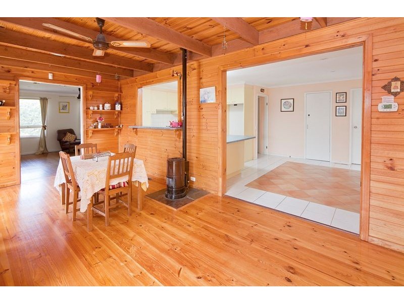 19 Castlecrag Close, Endeavour Hills VIC 3802