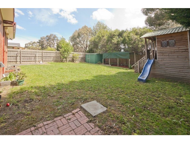 19 Castlecrag Close, Endeavour Hills VIC 3802