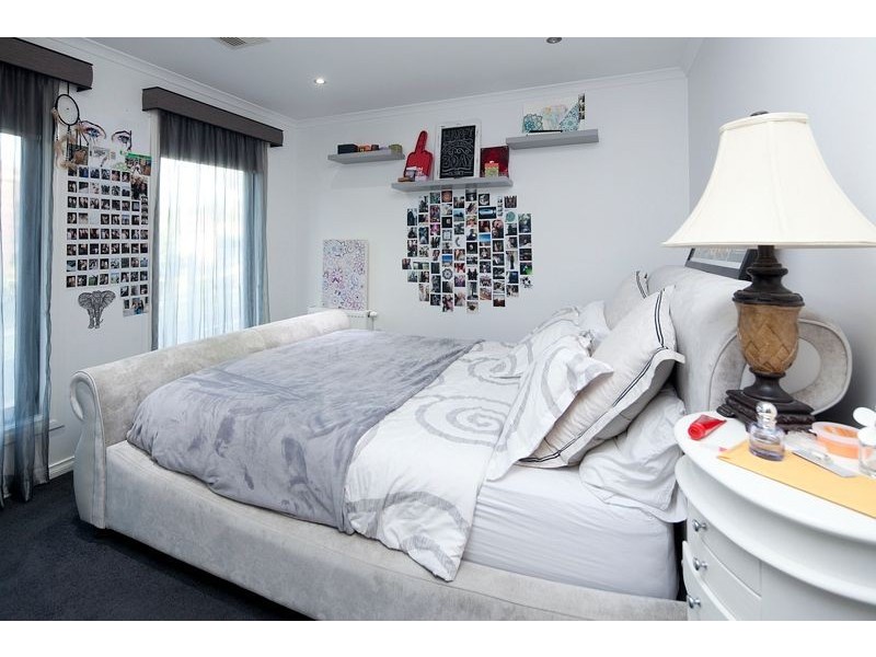 6 Morey Rise, Endeavour Hills VIC 3802