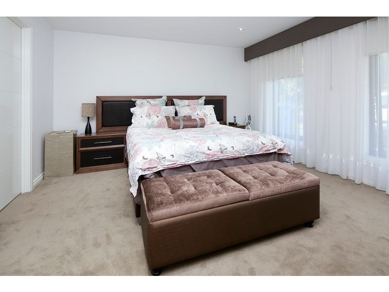 6 Morey Rise, Endeavour Hills VIC 3802