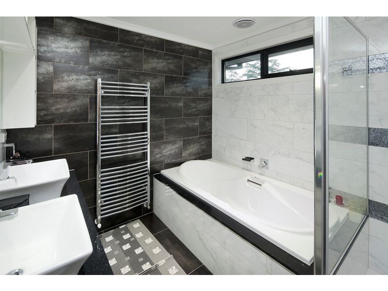 6 Morey Rise, Endeavour Hills VIC 3802