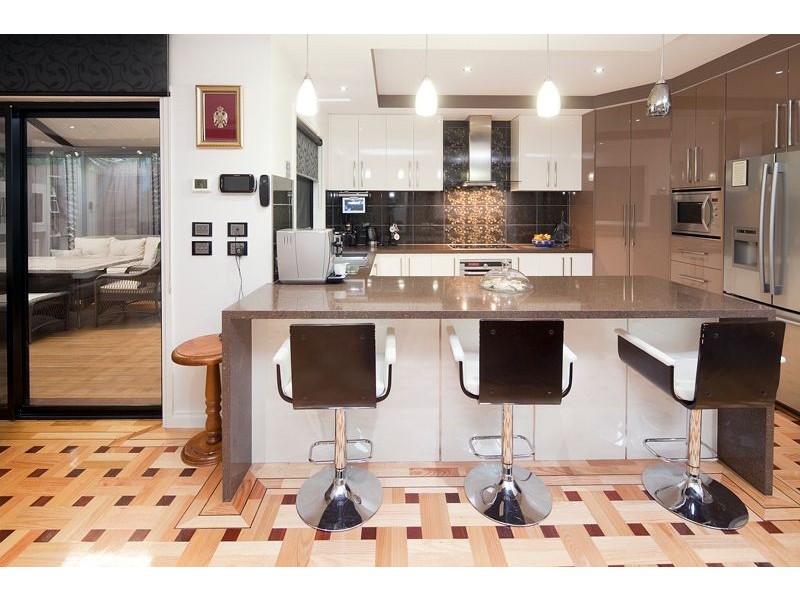 6 Morey Rise, Endeavour Hills VIC 3802