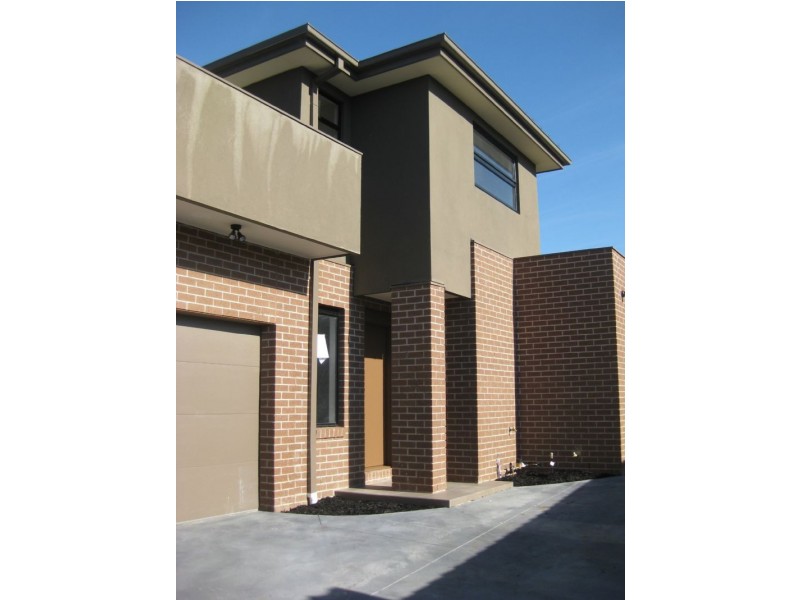 28 Burrows Avenue, Dandenong VIC 3175