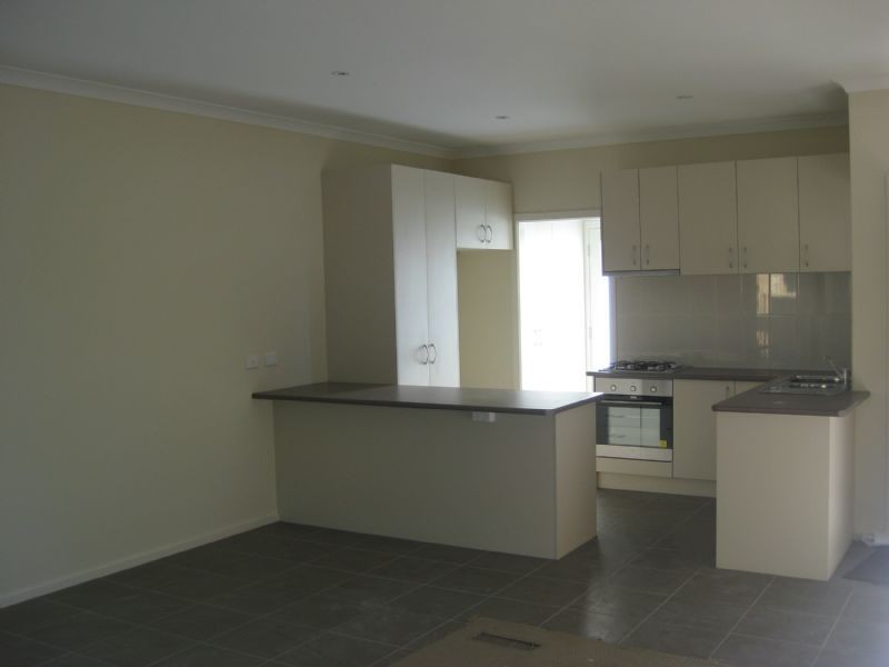 28 Burrows Avenue, Dandenong VIC 3175