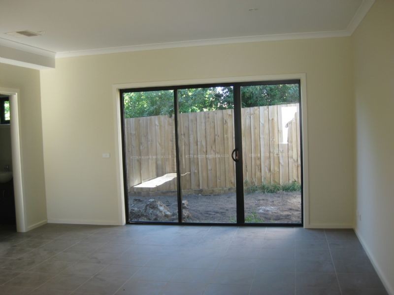 28 Burrows Avenue, Dandenong VIC 3175