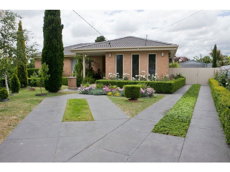 6 Nara Court, Dandenong North VIC 3175