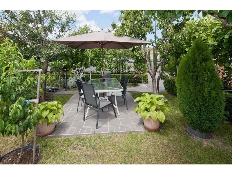 6 Nara Court, Dandenong North VIC 3175