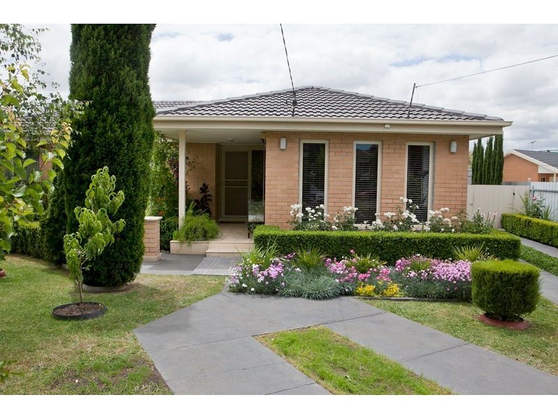 6 Nara Court, Dandenong North VIC 3175