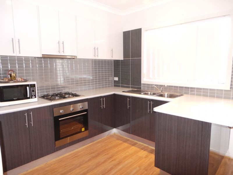 3/8 Prunus Grove, Doveton VIC 3177