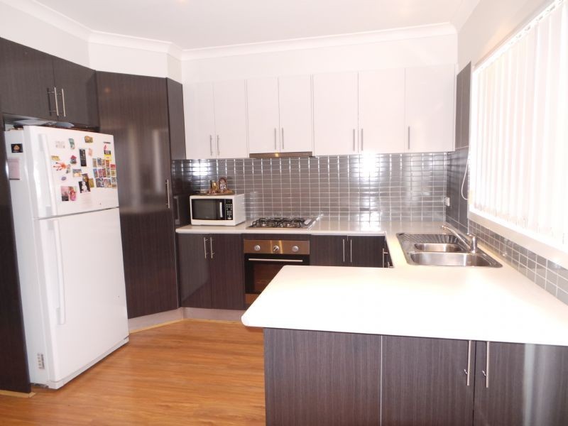 3/8 Prunus Grove, Doveton VIC 3177