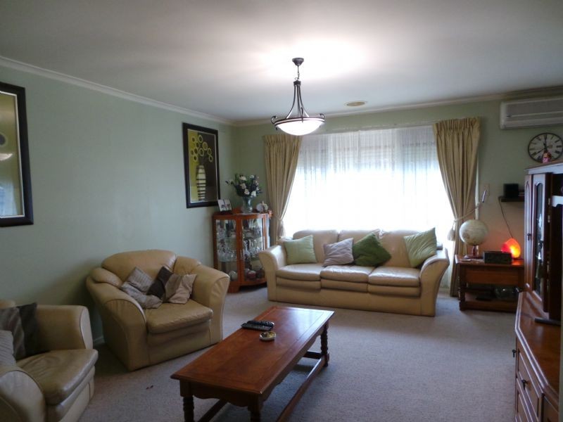 42 Laurel Avenue, Doveton VIC 3177