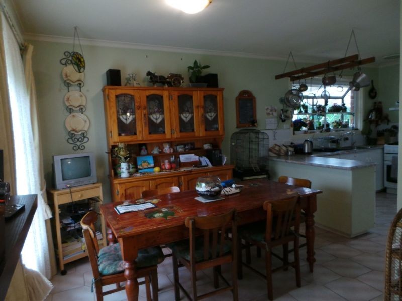 42 Laurel Avenue, Doveton VIC 3177