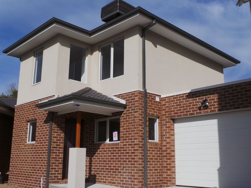 Units 2 & 3/32 Monteith Crescent, Endeavour Hills VIC 3802