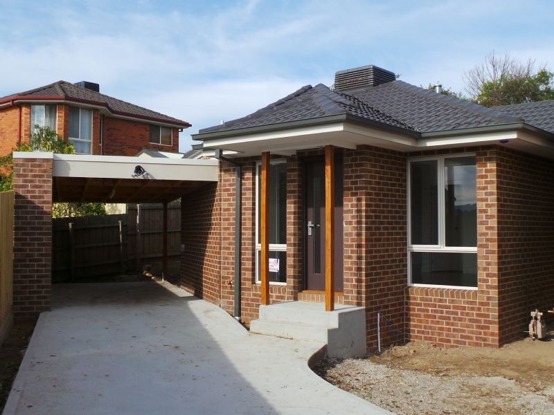 Units 2 & 3/32 Monteith Crescent, Endeavour Hills VIC 3802