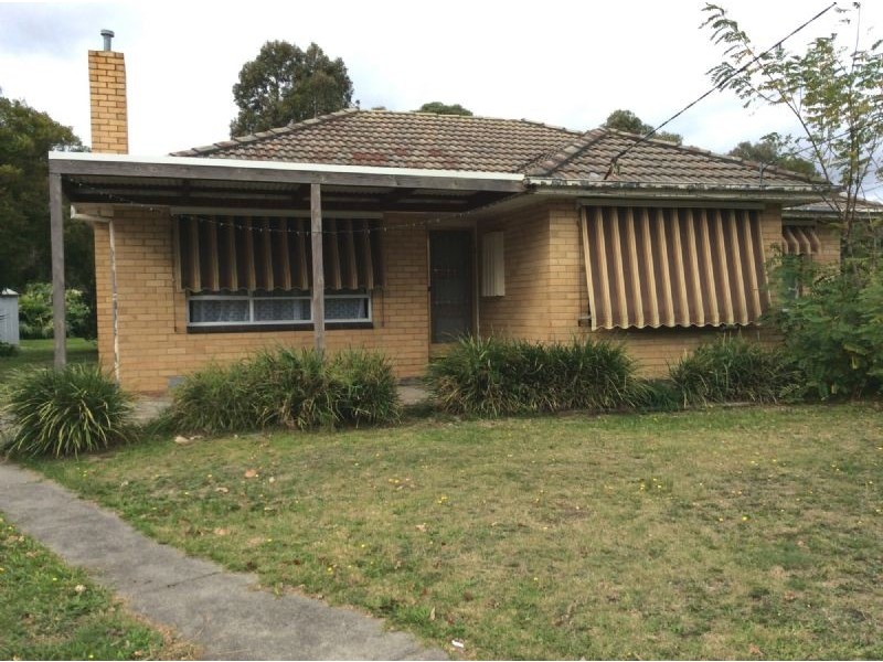 8 Edinborough Street, Hallam VIC 3803