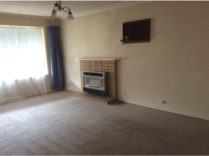 8 Edinborough Street, Hallam VIC 3803