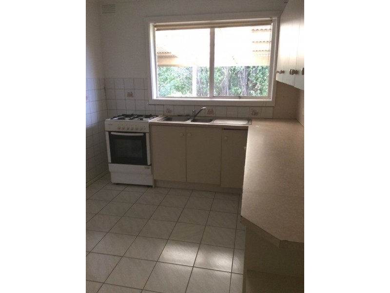 8 Edinborough Street, Hallam VIC 3803