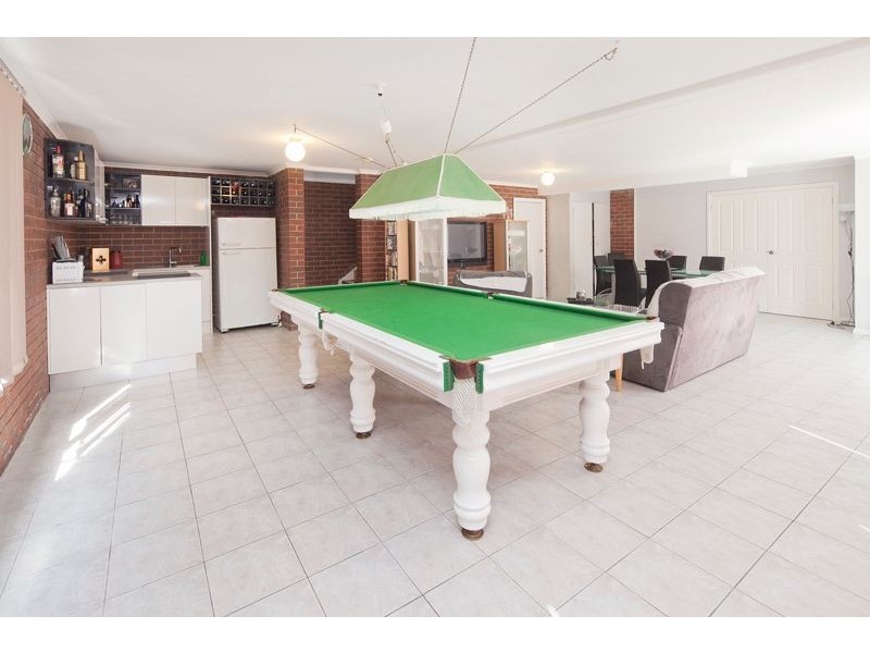 9 Monica Close, Endeavour Hills VIC 3802