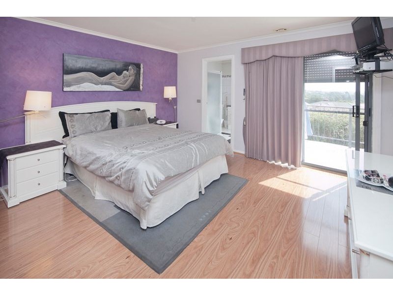 9 Monica Close, Endeavour Hills VIC 3802