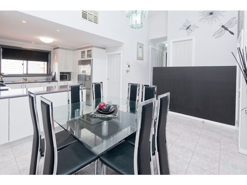 9 Monica Close, Endeavour Hills VIC 3802