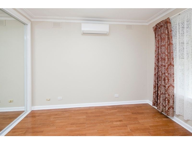 26 Oakwood Avenue, Dandenong North VIC 3175