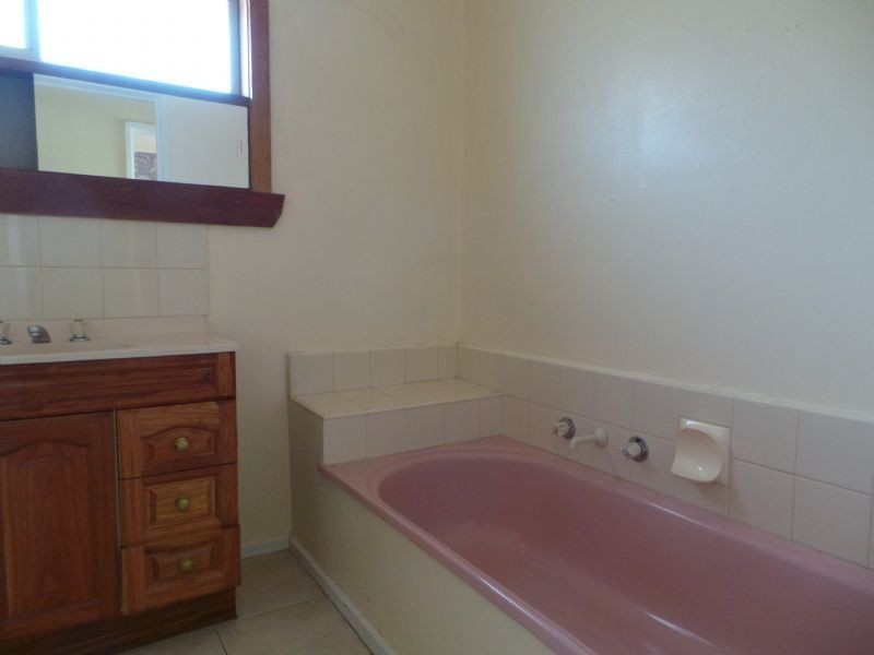 8 Bertha Street, Springvale South VIC 3172