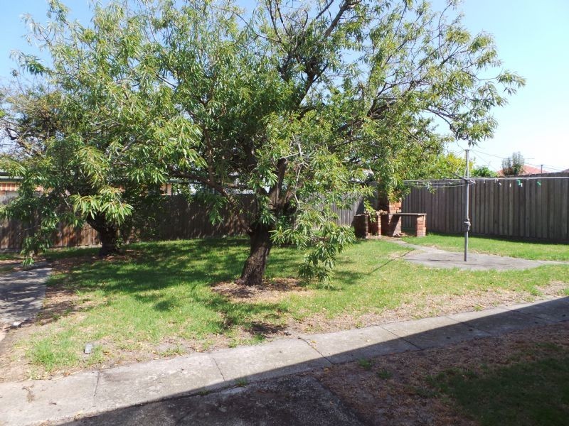 8 Bertha Street, Springvale South VIC 3172