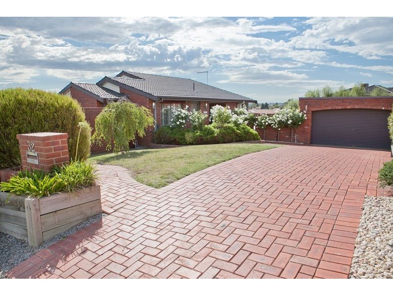 32 William Hovell Drive, Endeavour Hills VIC 3802