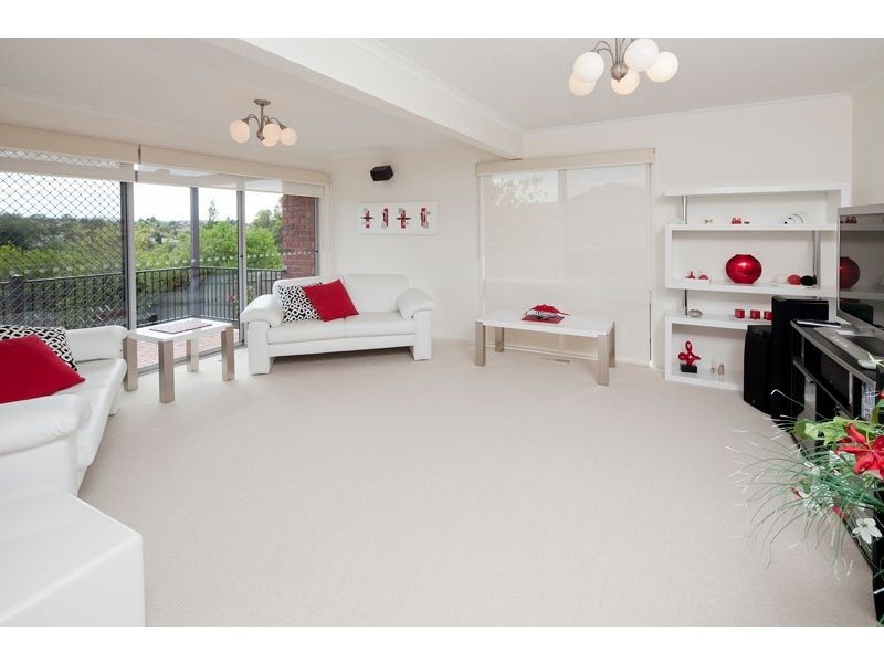 32 William Hovell Drive, Endeavour Hills VIC 3802