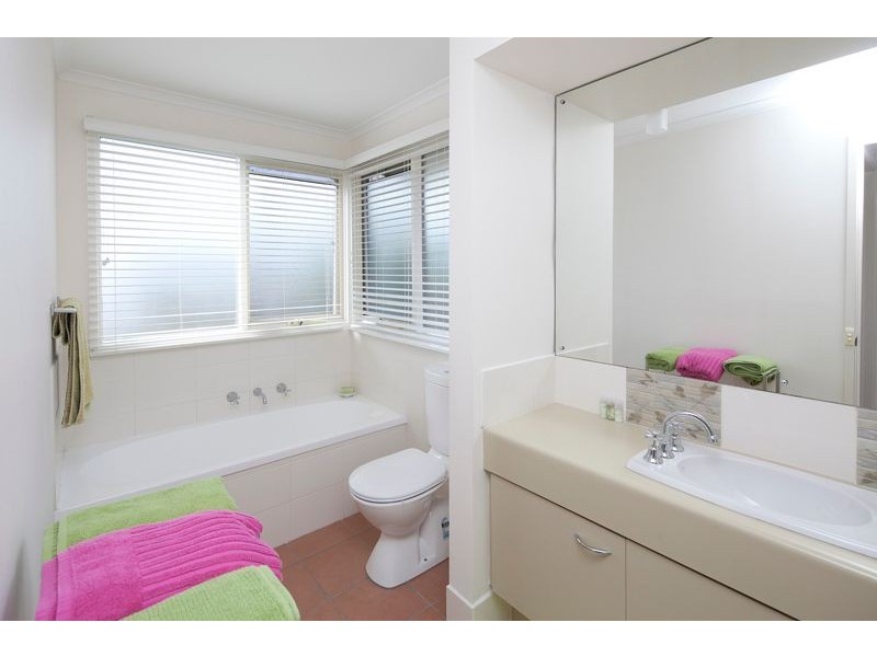 32 William Hovell Drive, Endeavour Hills VIC 3802