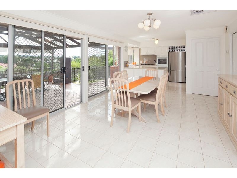 32 William Hovell Drive, Endeavour Hills VIC 3802