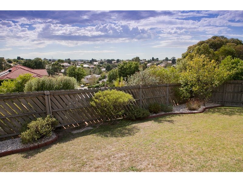 32 William Hovell Drive, Endeavour Hills VIC 3802