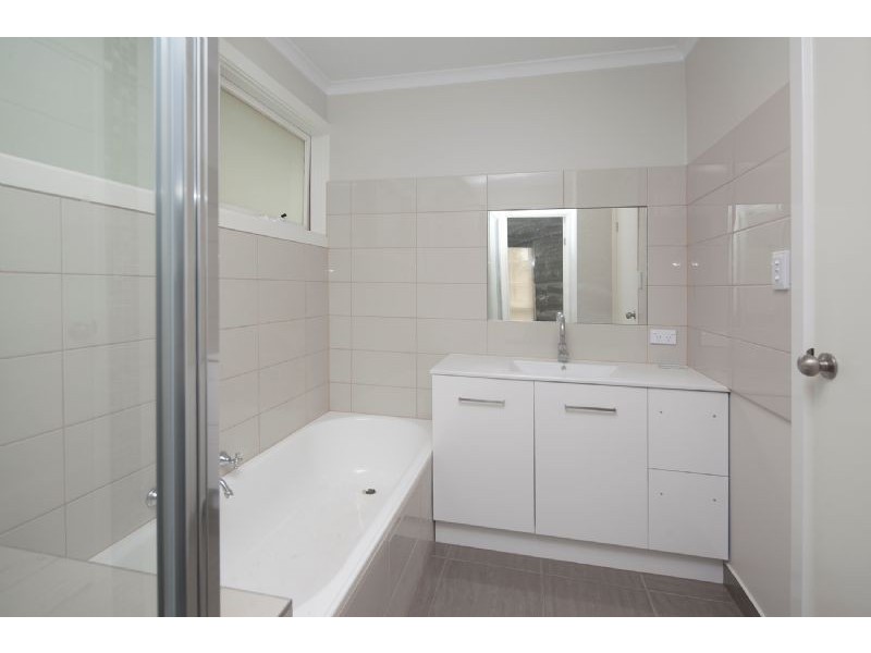 4 Rearden Close, Endeavour Hills VIC 3802