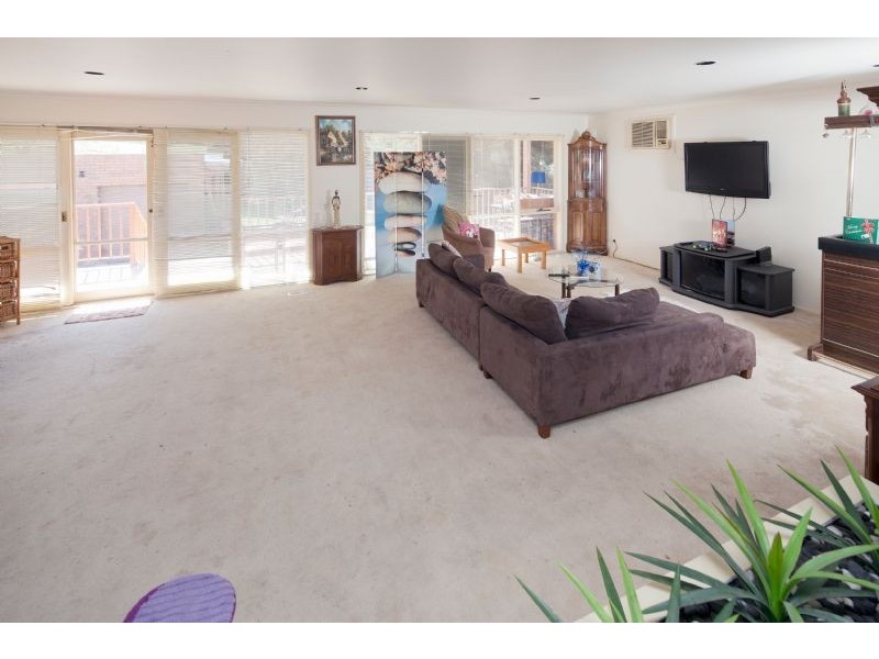 99 Shetland Street, Endeavour Hills VIC 3802