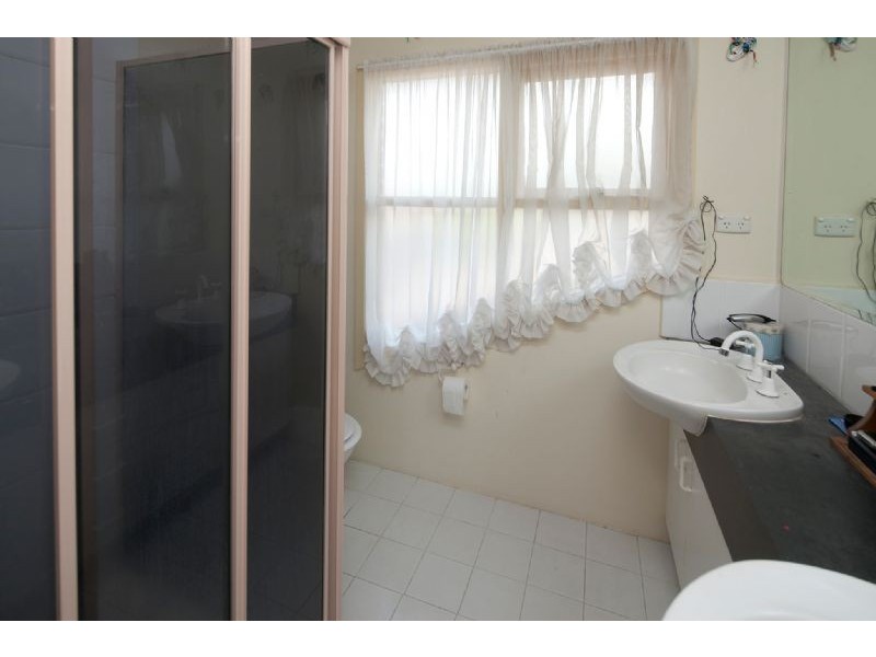 99 Shetland Street, Endeavour Hills VIC 3802