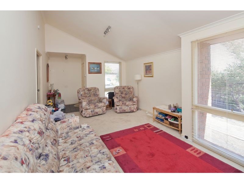 99 Shetland Street, Endeavour Hills VIC 3802