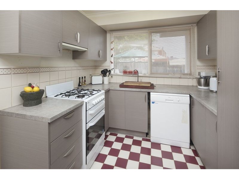 11 Dotterel Close, Doveton VIC 3177