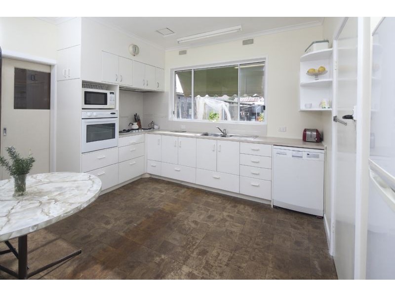 39 Birdwood Avenue, Dandenong VIC 3175