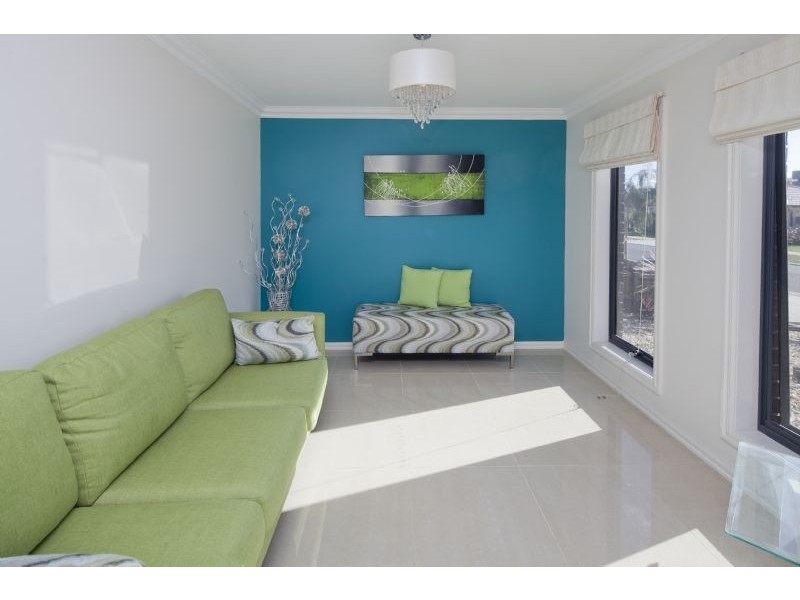 9 Sedgwick Court, Lynbrook VIC 3975