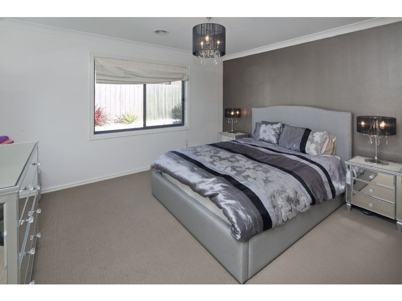 9 Sedgwick Court, Lynbrook VIC 3975