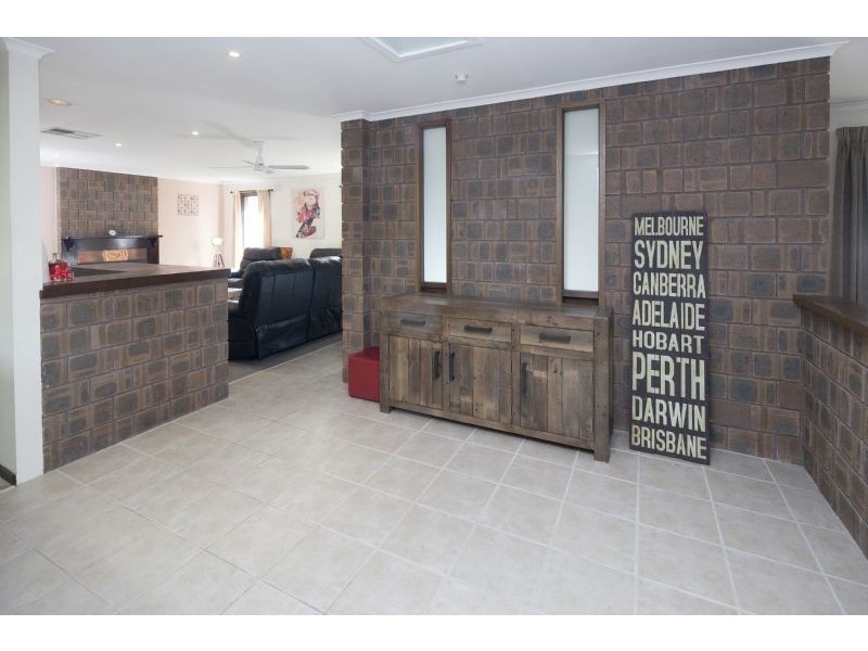 34 William Hovell Drive, Endeavour Hills VIC 3802