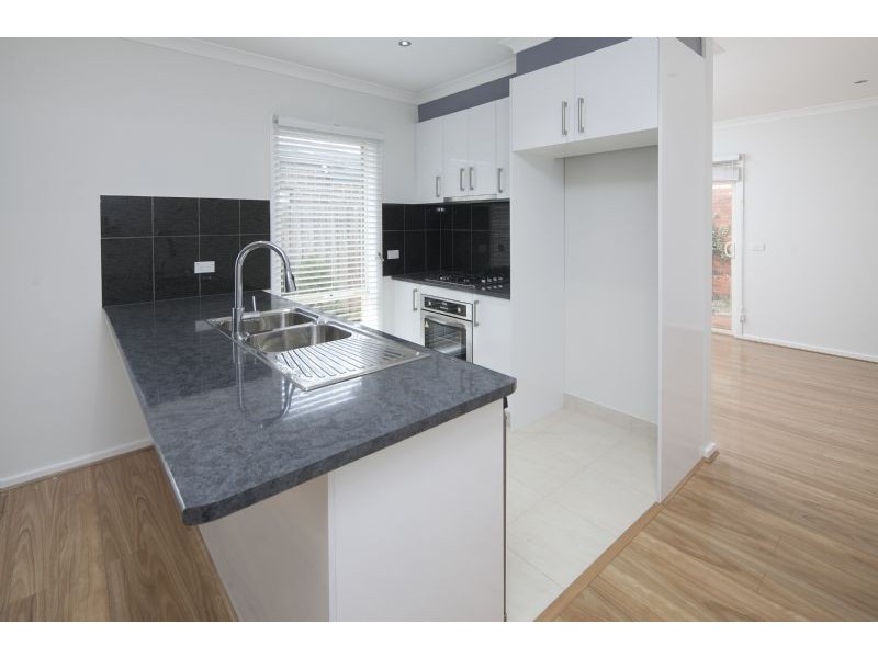 2/13 Bedwell Avenue, Dandenong VIC 3175