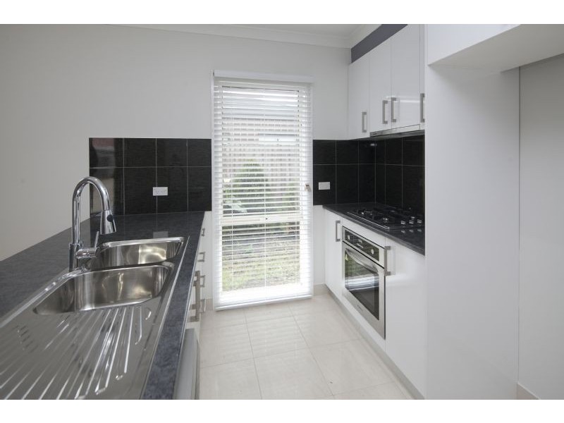 2/13 Bedwell Avenue, Dandenong VIC 3175