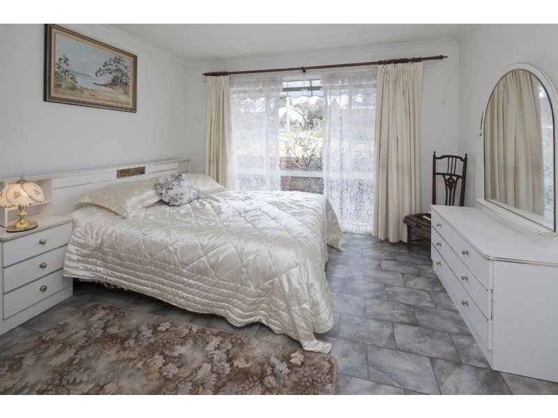 66 Somerset Drive, Dandenong North VIC 3175