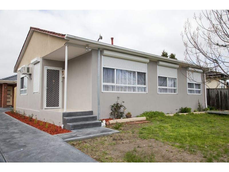 1/28 Liquidamber Street, Doveton VIC 3177