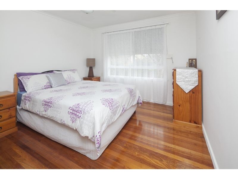 1/28 Liquidamber Street, Doveton VIC 3177